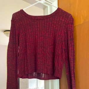 Crop maroon shirt